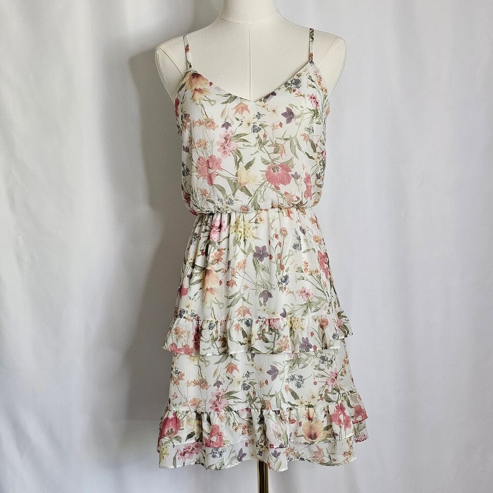 A. Byer S Floral tiered V-neck Juniors Flowy‎ Dress